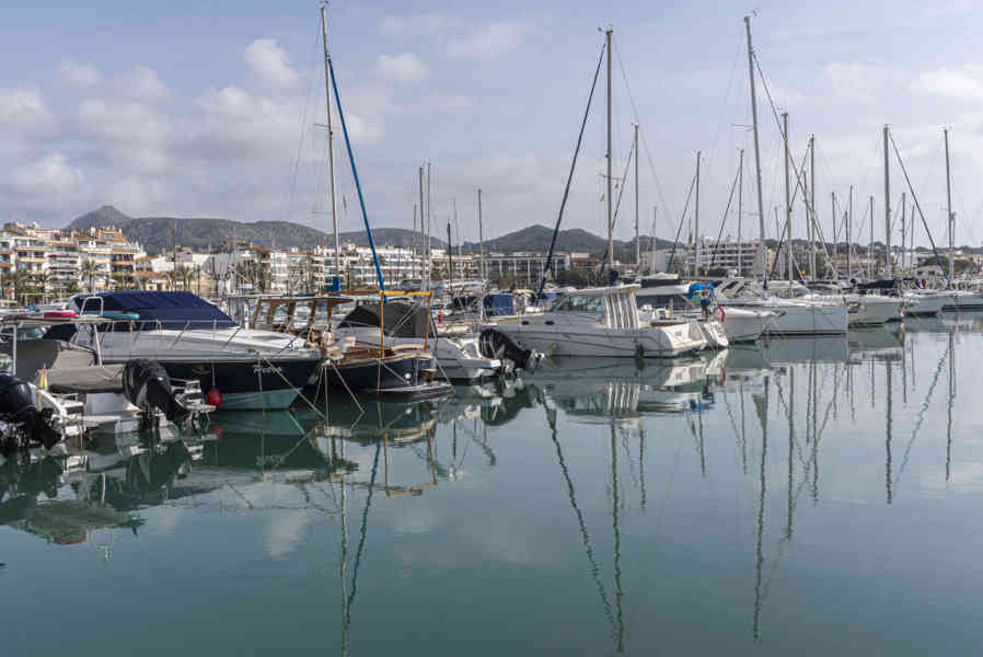 Mallorca - Alcúdia 36 - puerto.jpg